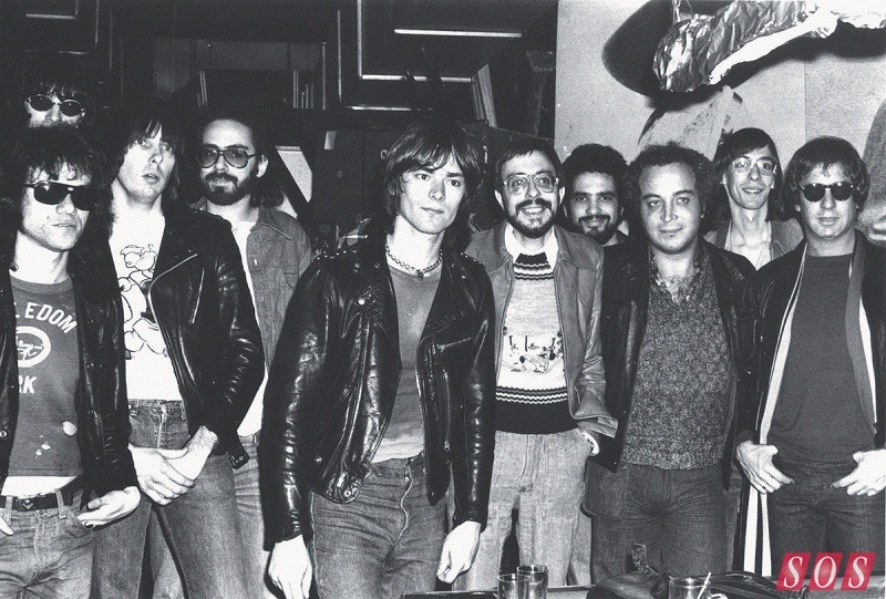 Seymour Stein with The Ramones (SOS. Magazine)