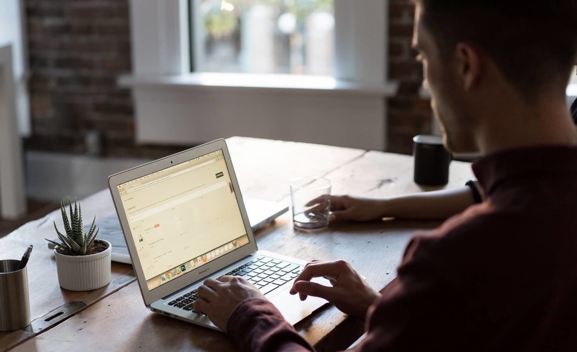 The Dos and Don’ts of Approaching Music Industry Influencers/Bloggers