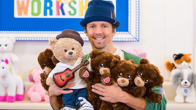 Jason Mraz was also named Build-A-Bear’s 2019 Hug AmBEARsador